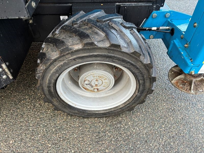 Vysokozdvižná pracovní plošina GENIE GS 3369 RT
