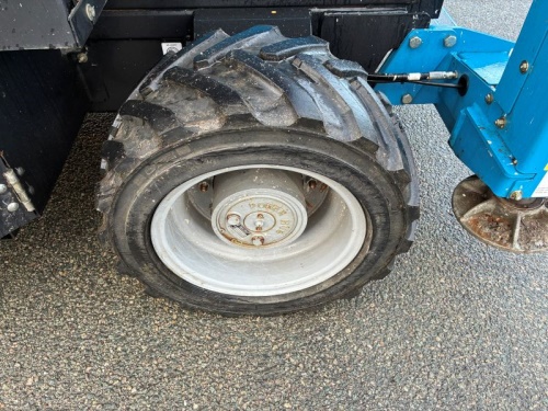 Vysokozdvižná pracovní plošina GENIE GS 3369 RT