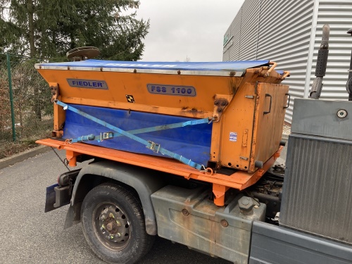Sypač vozovek FSS1100