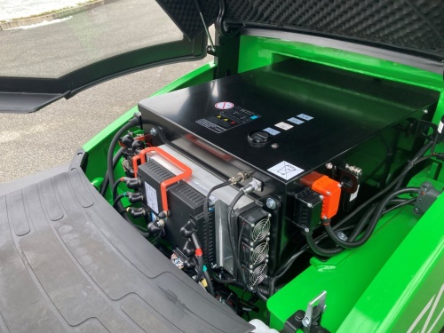 EFL353 80V/280Ah; 150A externí nabíječ