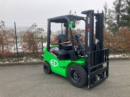 Čelní vysokozdvižný vozík EFL203 80V/230Ah; 60A, externí nabíječ