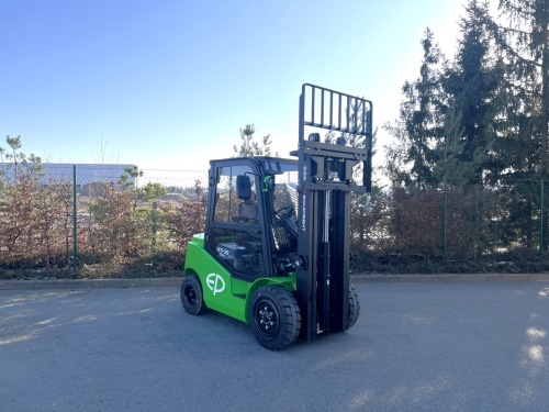 Čelní vysokozdvižný vozík EP EFL352X5; 80V/280Ah (560Ah)