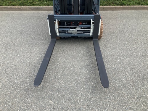 Čelní vysokozdvižný vozík TOYOTA 8FBMK20T