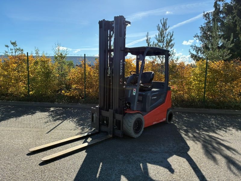Čelní vysokozdvižný vozík TOYOTA 9FBM35T