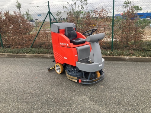 Čisticí stroj HAKOMATIC B 750 R
