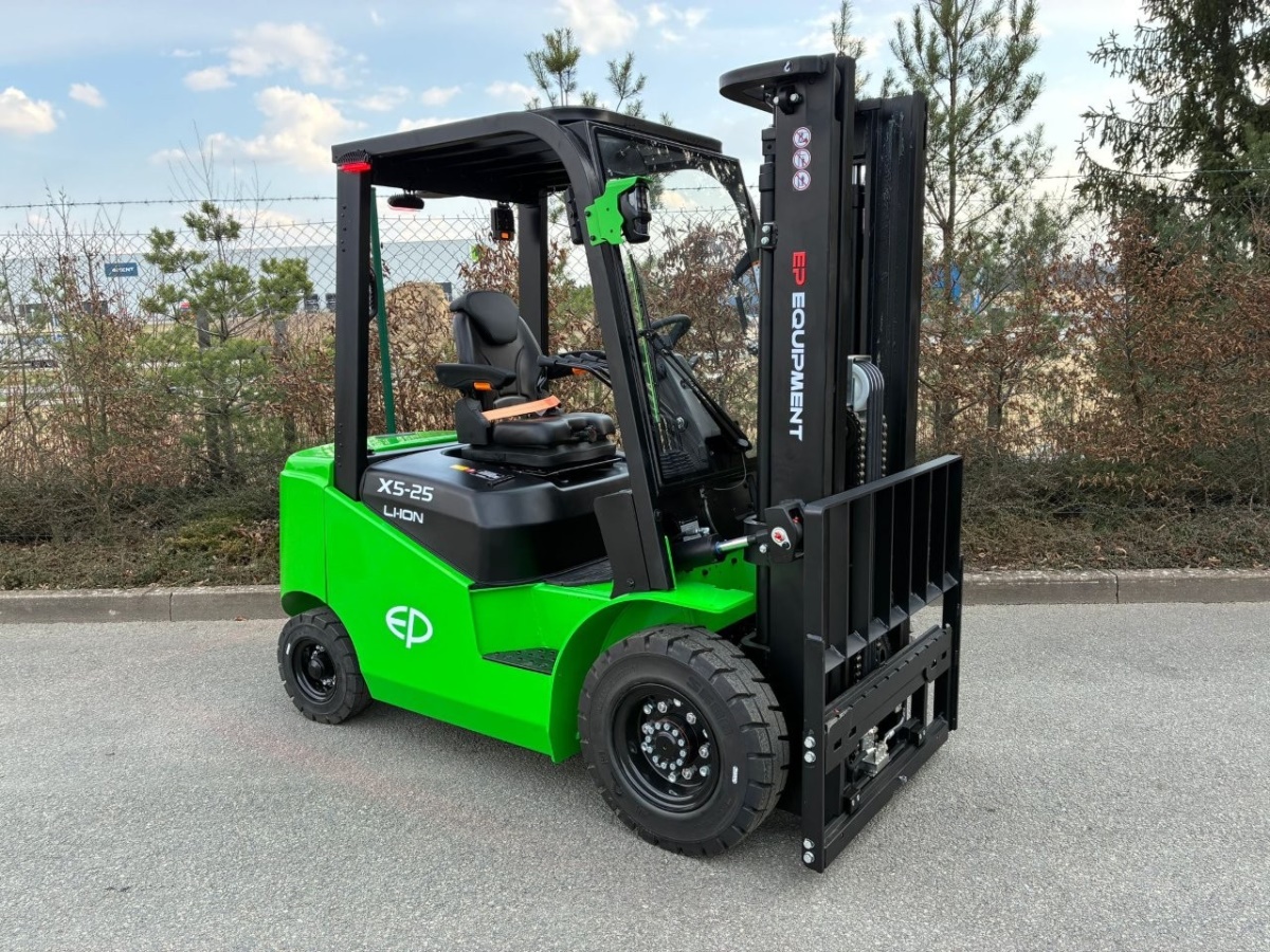 Čelní vysokozdvižný vozík EP EFL252X5; 80V/280Ah (560Ah)