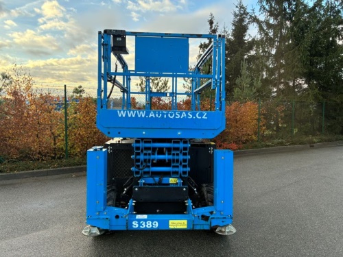 Vysokozdvižná pracovní plošina GENIE GS 3369 RT