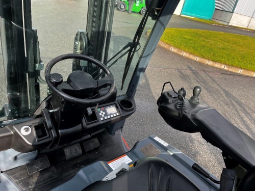 Čelní vysokozdvižný vozík TOYOTA 8FBMK16T