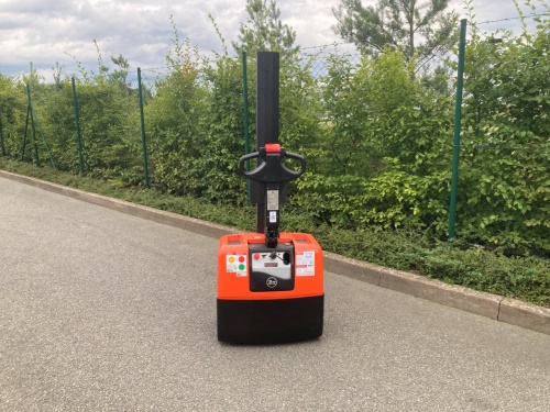 Elektrický vysokozdvižný vozík BT HWE 100