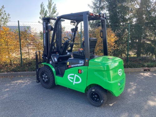Čelní vysokozdvižný vozík EFL353 80V/280Ah; 150A externí nabíječ