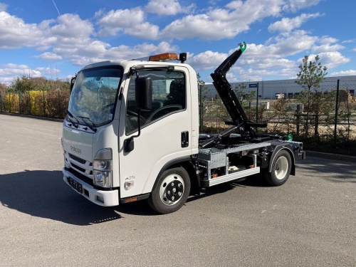 Komunální vozidlo ISUZU M 21 Th