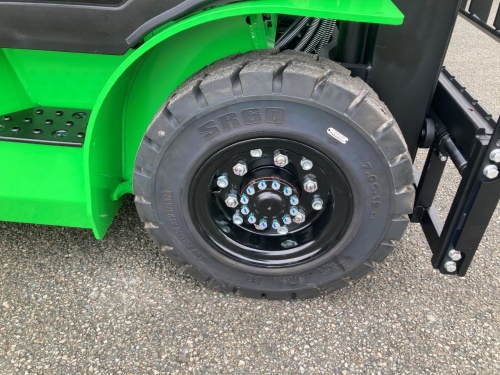 Čelní vysokozdvižný vozík EP EFL203; 80V/230Ah