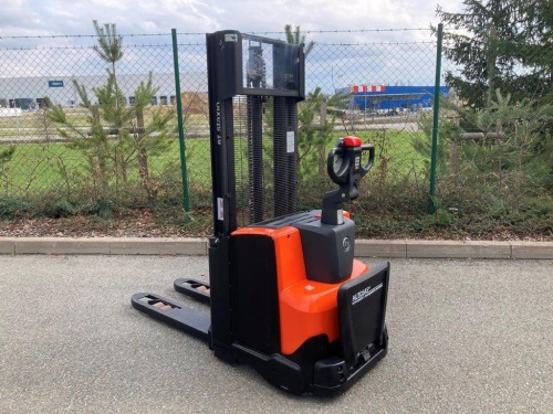 Elektrický vysokozdvižný vozík TOYOTA SWE 120