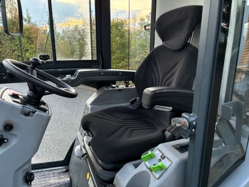 Víceúčelový komunální stroj HAKO CITYMASTER 600