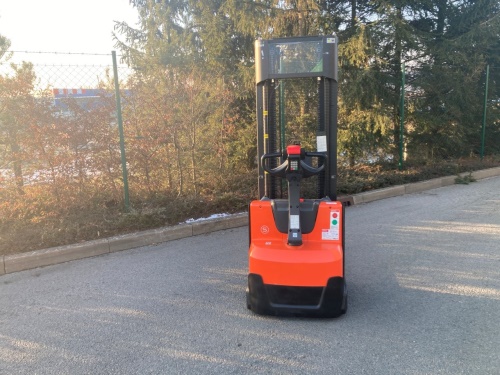 Elektrický vysokozdvižný vozík BT SWE 140