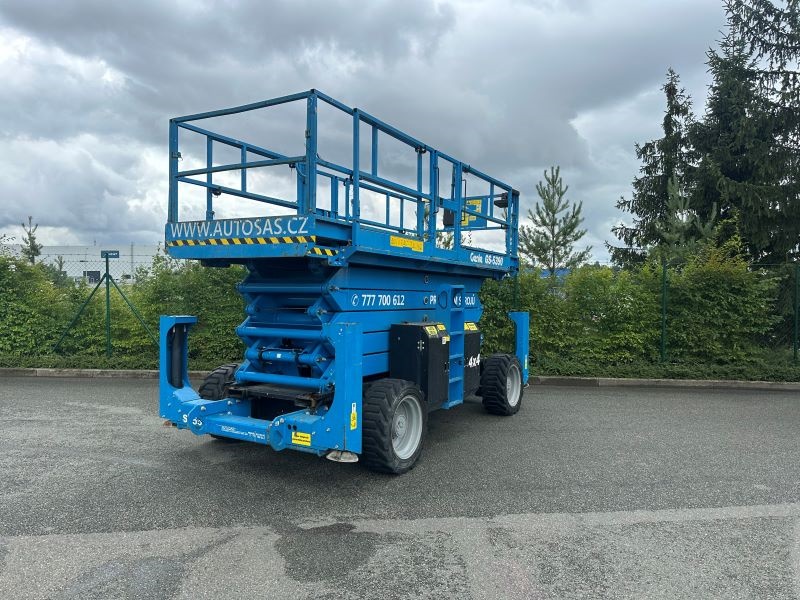 Vysokozdvižná pracovní plošina GENIE GS5390RT