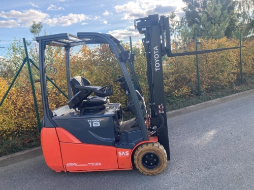 Čelní vysokozdvižný vozík TOYOTA 8FBET18