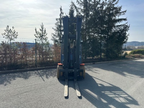 Čelní vysokozdvižný vozík TOYOTA 8FBMT 50