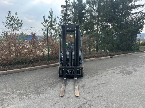 Čelní vysokozdvižný vozík TOYOTA 02-8FGF18