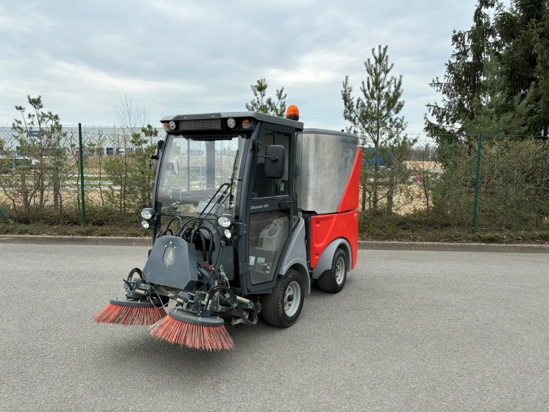 Víceúčelový komunální stroj HAKO CITYMASTER 600