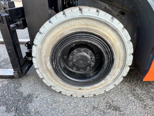 Čelní vysokozdvižný vozík TOYOTA 02-8FGF18