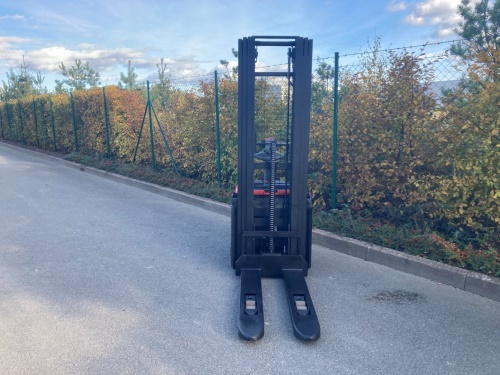Elektrický nízkozdvižný vozík BT SWE 140 L