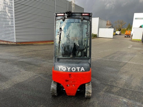 Čelní vysokozdvižný vozík TOYOTA 8FBMK16T