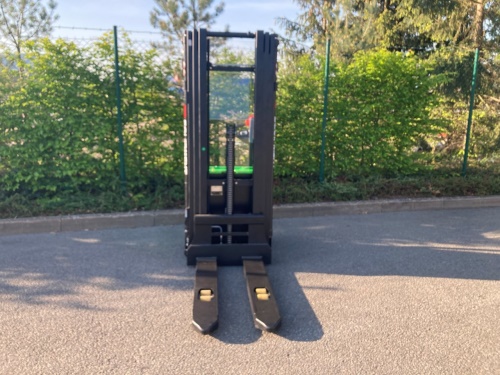 Elektrický vysokozdvižný vozík EP WSA161 24V/100Ah (Li)