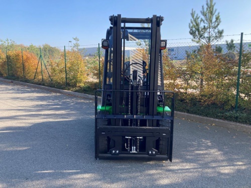 EFL353 80V/280Ah; 150A externí nabíječ