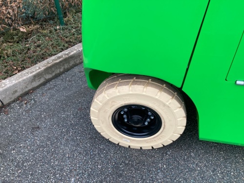 Čelní vysokozdvižný vozík EFL302X4; 80V/200Ah