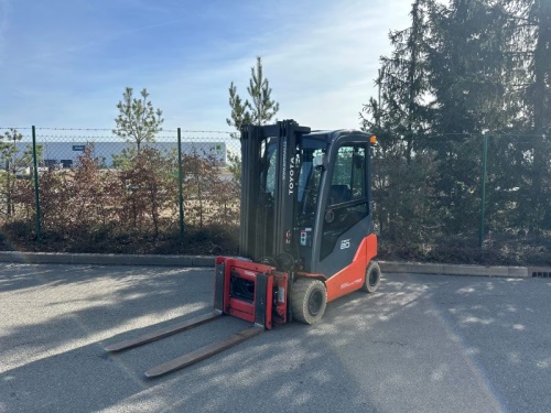 Čelní vysokozdvižný vozík TOYOTA 8FBMK20T