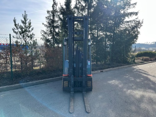 Čelní vysokozdvižný vozík TOYOTA 8FBMKT30