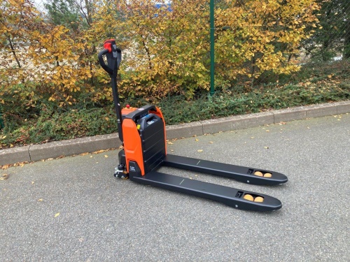Elektrický nízkozdvižný vozík PNE 15 PRO/1150