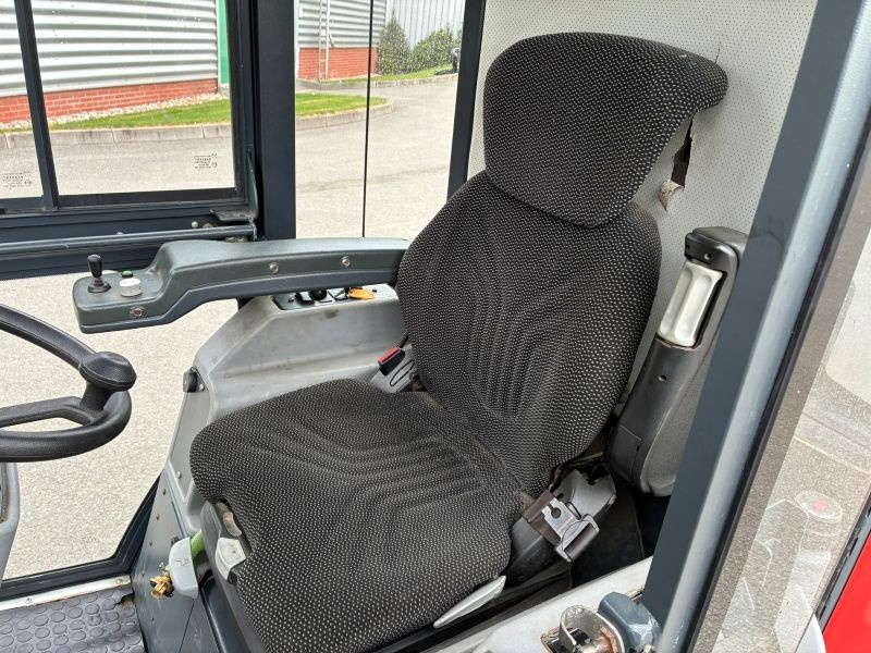 Víceúčelový komunální stroj HAKO CITYMASTER 600