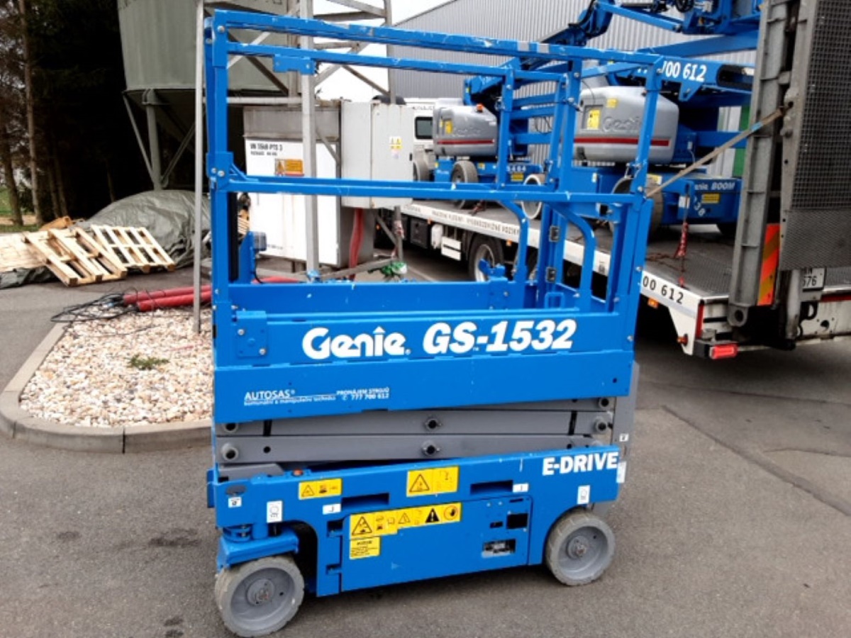 Vysokozdvižná pracovní plošina GENIE GS 1532