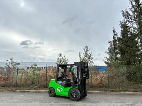 Čelní vysokozdvižný vozík EP EFL352X5; 80V/280Ah (560Ah)