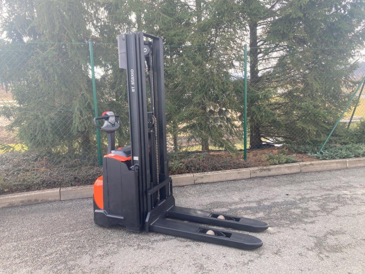 Elektrický vysokozdvižný vozík BT SWE 140