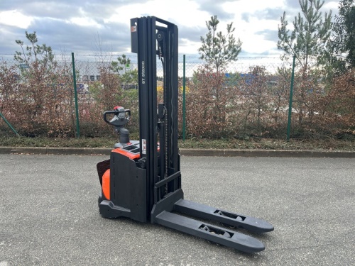 Elektrický vysokozdvižný vozík BT SWE140 L