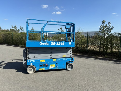 Vysokozdvižná pracovní plošina GENIE GS 3246