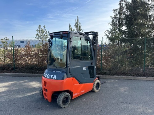 Čelní vysokozdvižný vozík TOYOTA 8FBMT18