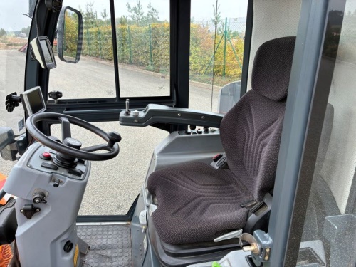 Víceúčelový komunální stroj HAKO 1600 Citymaster