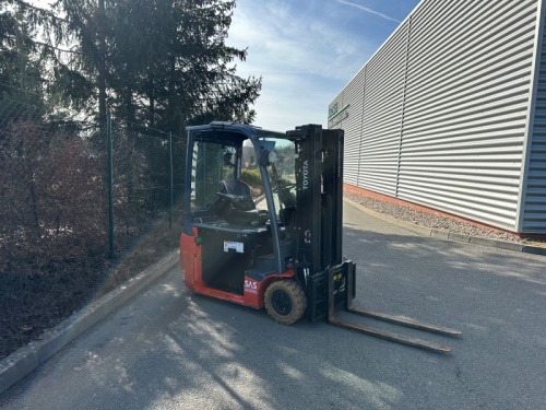 Čelní vysokozdvižný vozík TOYOTA 8FBE18T