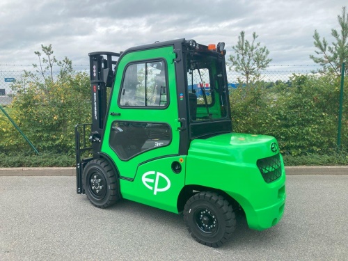 Čelní vysokozdvižný vozík EP CPCD35T8