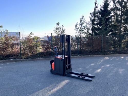 Elektrický nízkozdvižný vozík BT SWE 140
