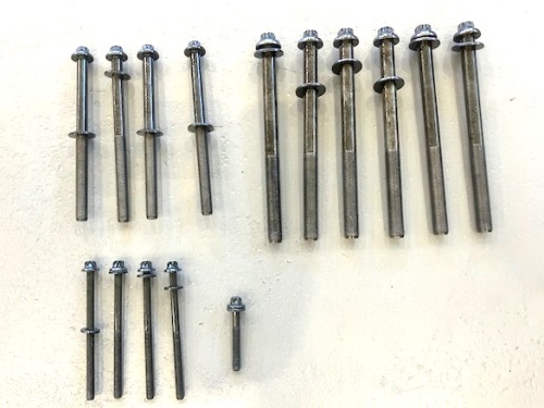 šrouby hlavy - sada motoru FUMO E-4,5, M31