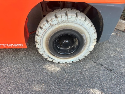 Čelní vysokozdvižný vozík TOYOTA 02-8FGJF35