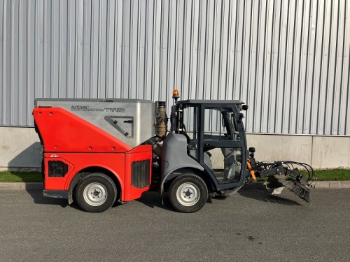 Víceúčelový komunální stroj HAKO 1600 Citymaster