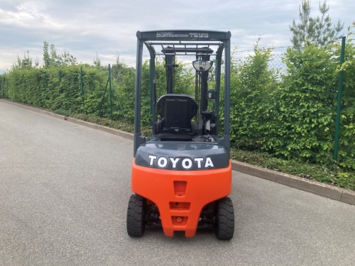 Čelní vysokozdvižný vozík TOYOTA 8FBMT20