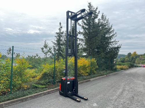 Elektrický vysokozdvižný vozík BT SWE 120