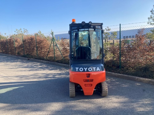 Čelní vysokozdvižný vozík Toyota 8FBMK20T